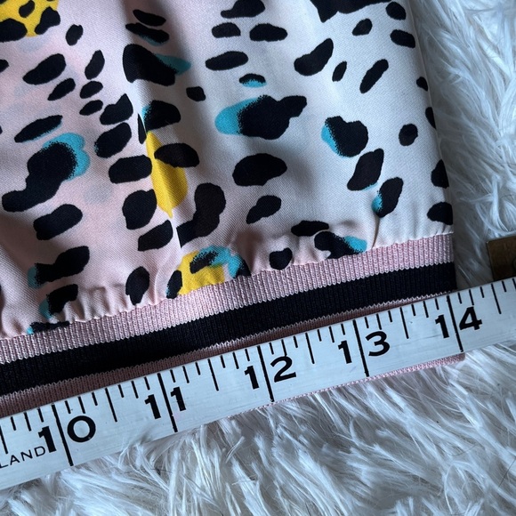 NWT A.Z.I. New York Pastel Relaxed fit Leopard Print Blouse Size M - Picture 11 of 14